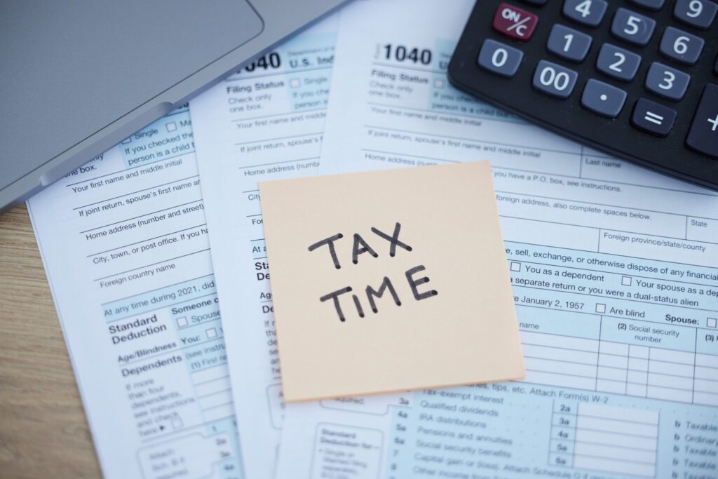 What is the penalty for filing taxes late in Canada?