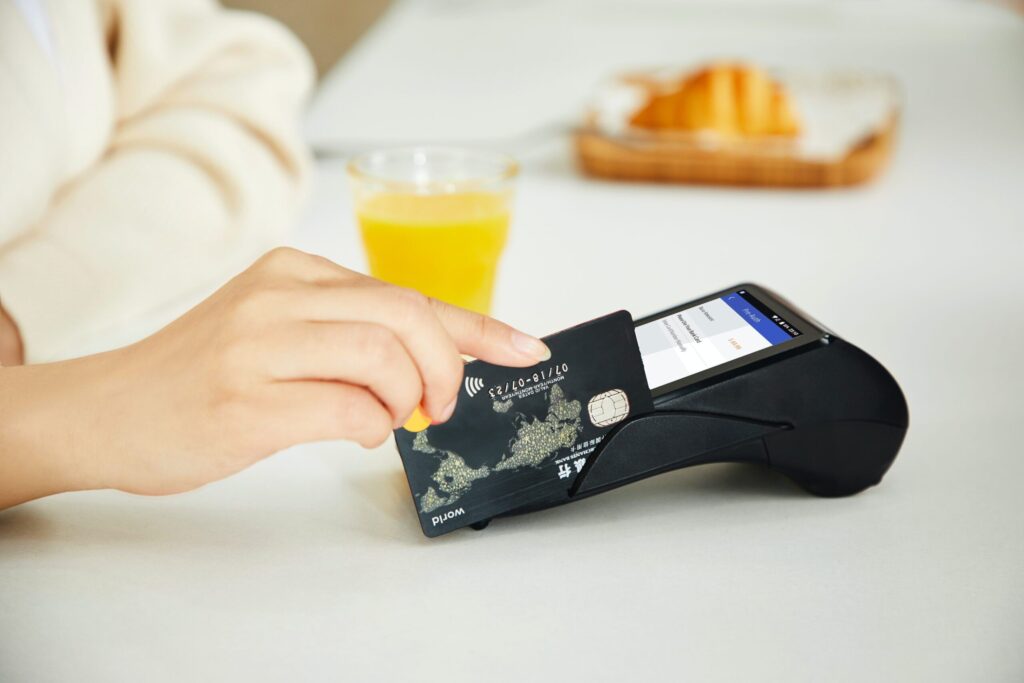 If you make minimum payments on your credit card, do you get charged interest?