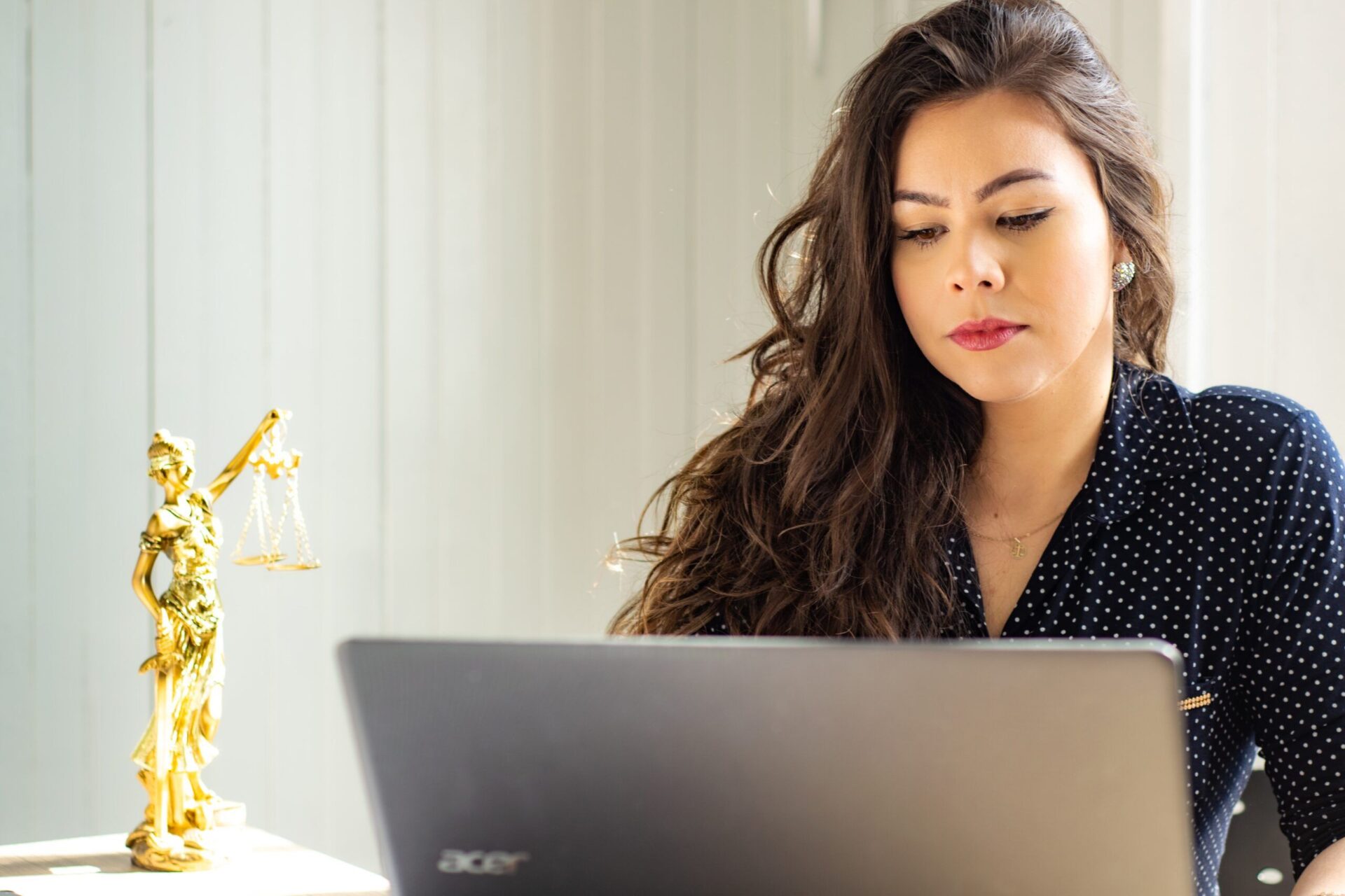 Bankruptcy lawyer or Licensed Insolvency Trustee?