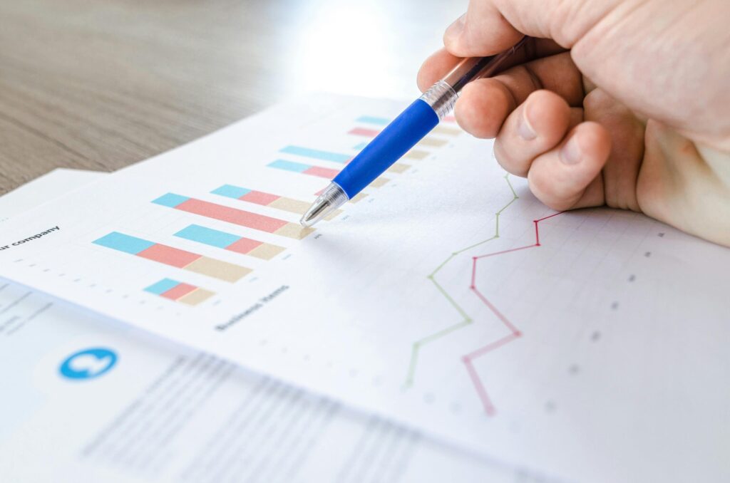 How long do missed payments stay on your credit report?