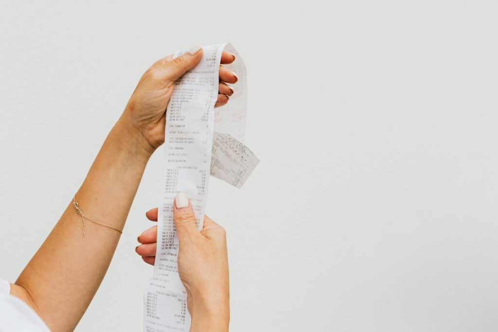 Spending tracker: track your expenses easily with our free template