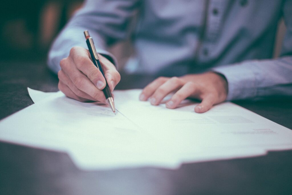 What are the pros and cons of bankruptcy?